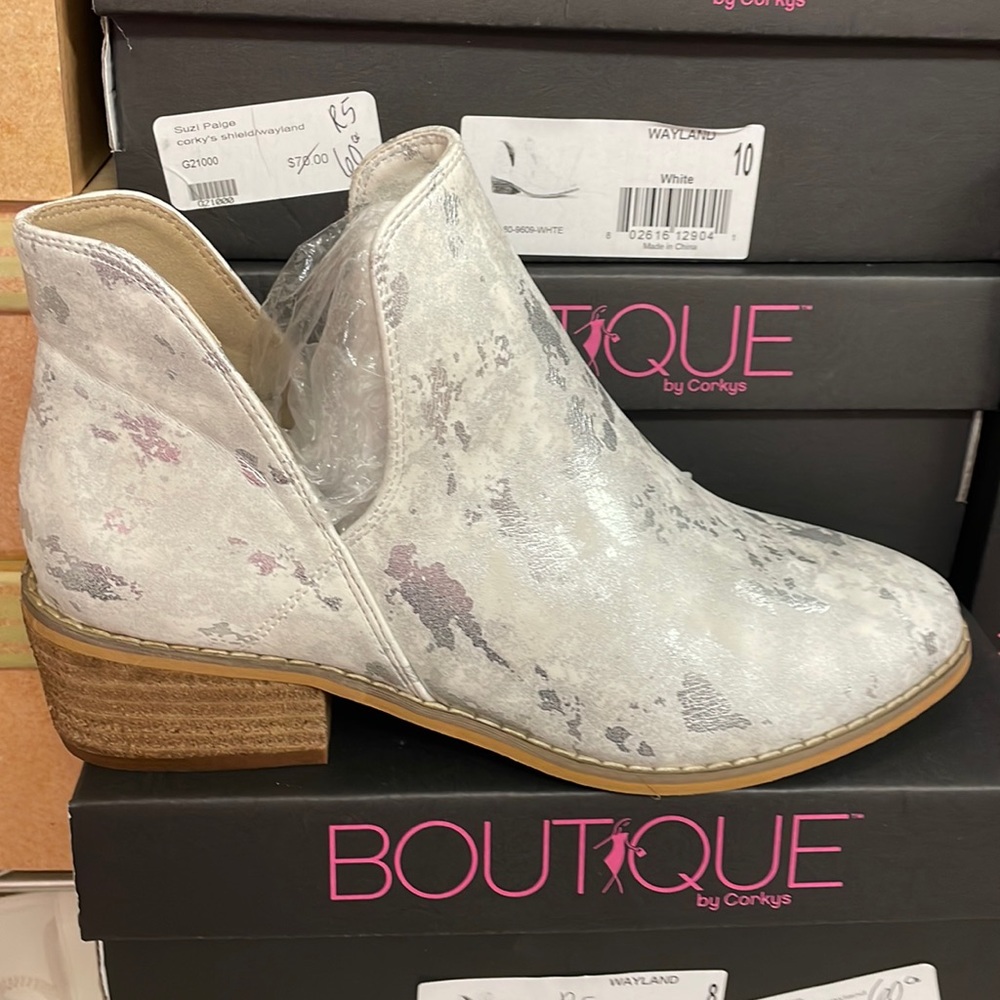 Nwt bootie